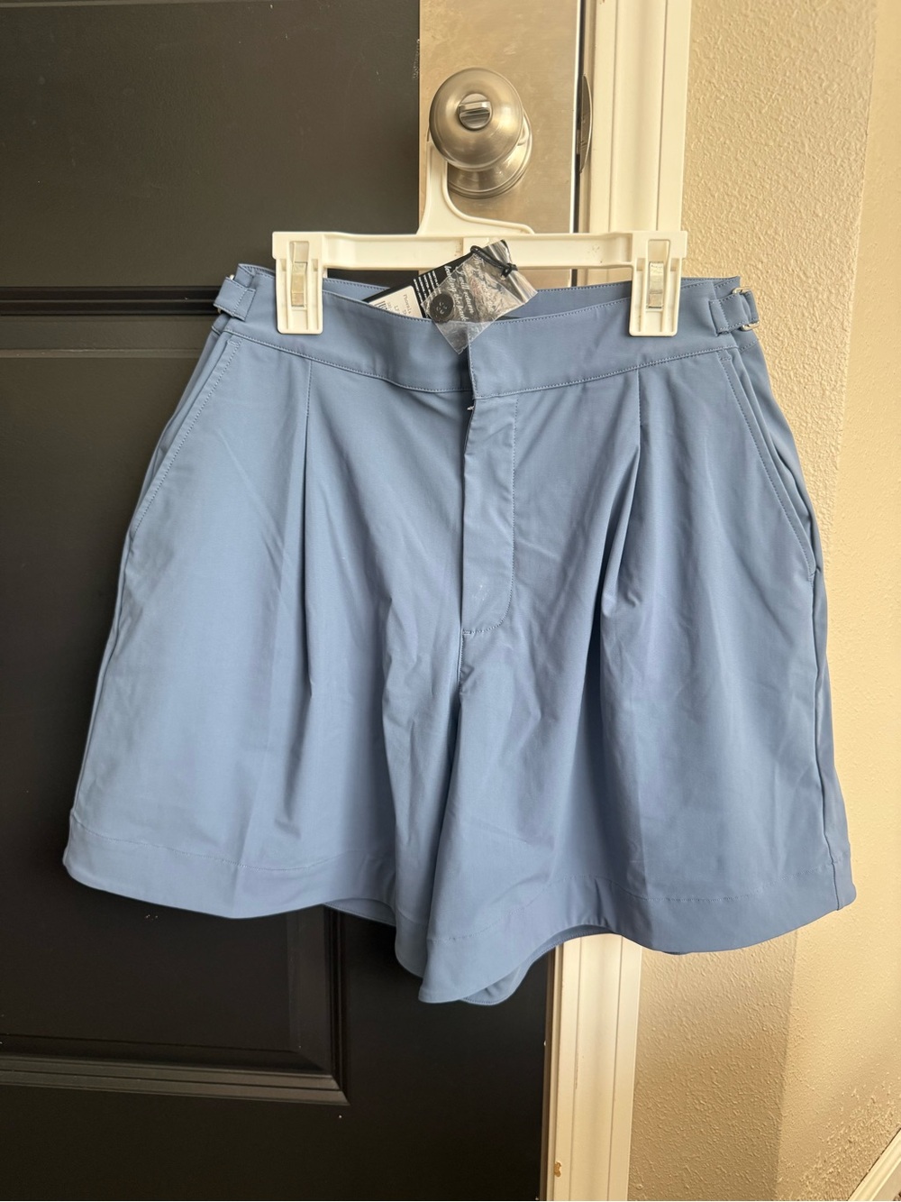 Women’s athletic Phoenix Trouser Short from Greyson. Size small- brand new.